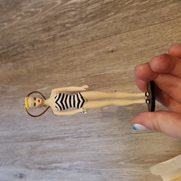 35th Anniversary 1959 Barbie Special Edition brand new in box, and ornament. - Picture 8 of 8